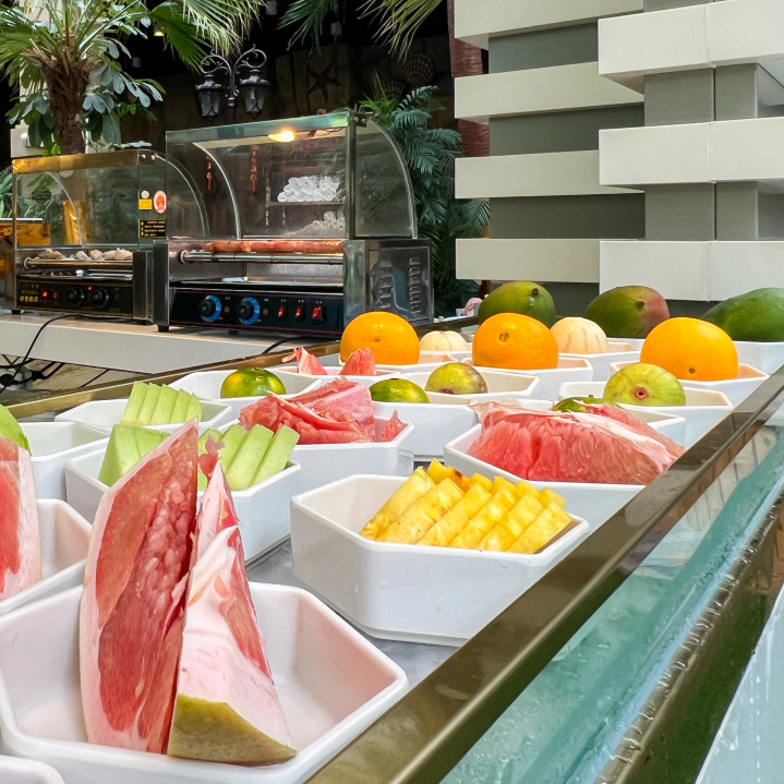 银河温泉双人水果温泉,泡汤泉免费吃水果