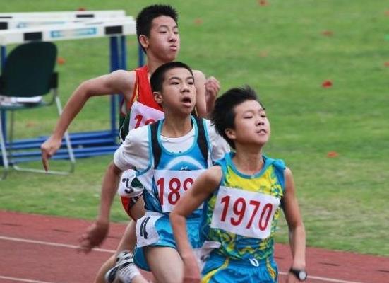 中学生跑步考试技巧,体育老师跑步的正确方法