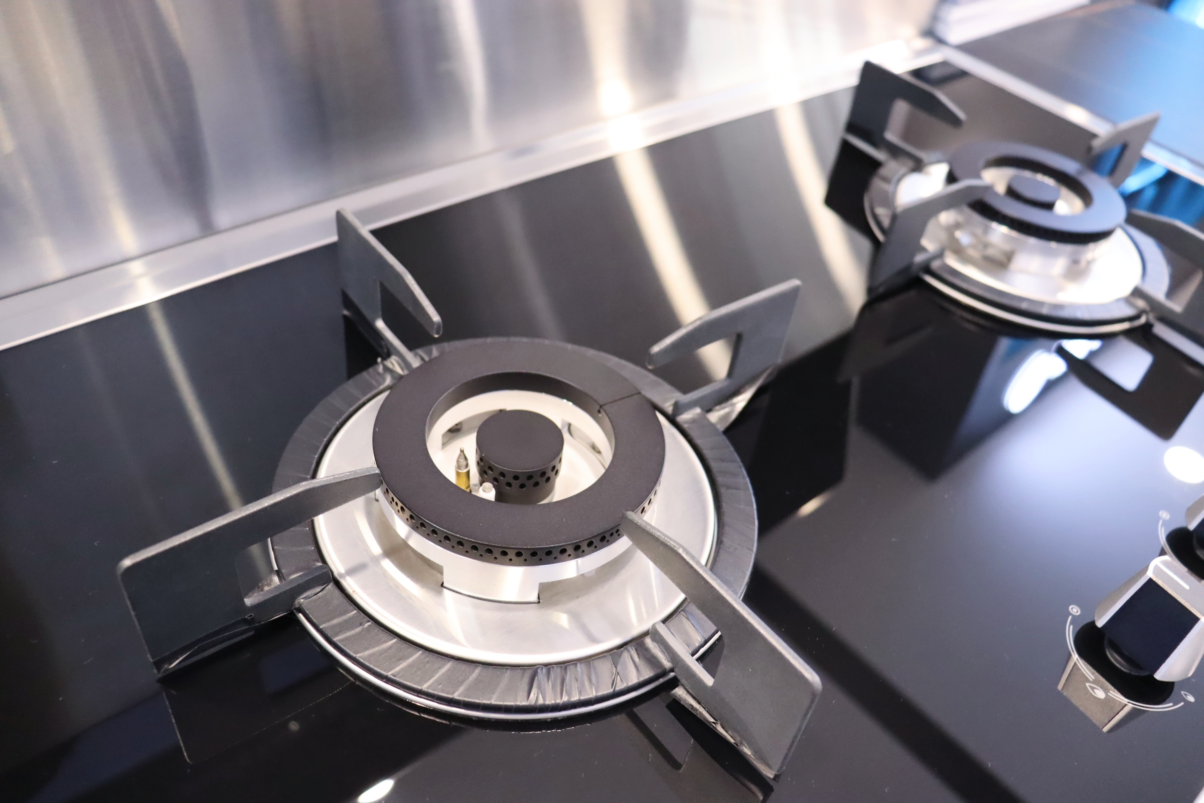 买集成灶安装遇到什么坑,集成灶安装不好的原因