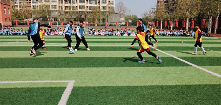 校长杯足球赛洛阳,银河南街小学2023年校长杯足球赛