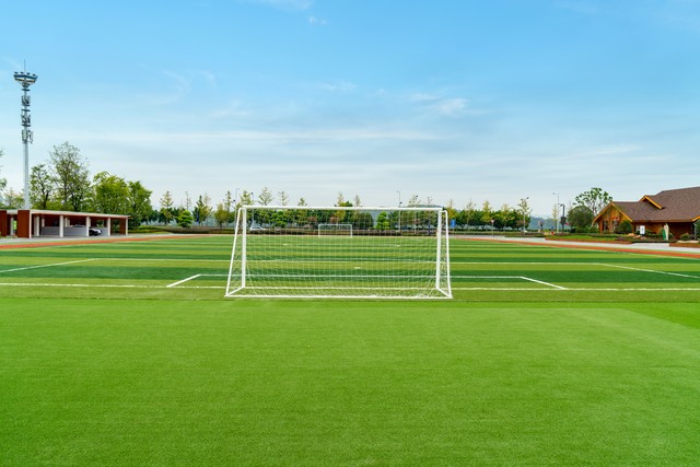 河南建业足球解散？或者搬到其他地市？你选择哪个？