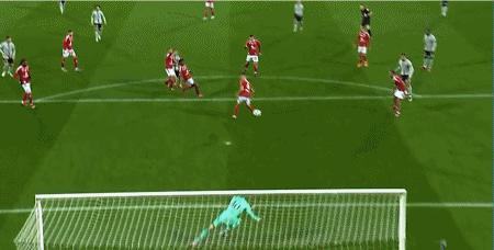 梅西300次助攻创纪录，姆巴佩队史射手王，大巴黎空有数据没欧冠