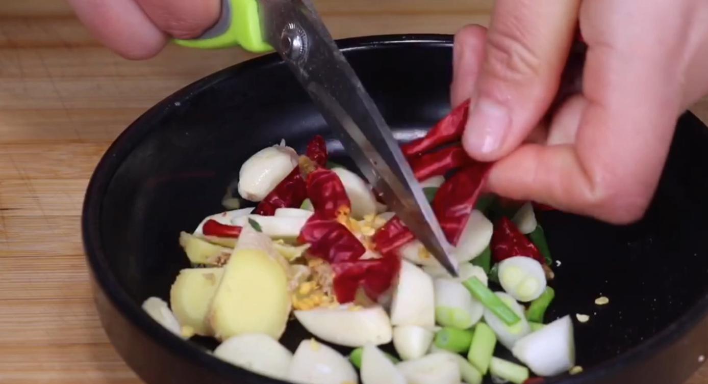 白菜炖粉条怎么做才美味,白菜炖粉条怎么做好吃又嫩