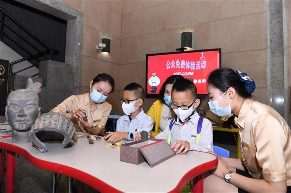 陕西*物文**展览出奇招！“跳”出展柜，“登”上云端，“走”进生活……