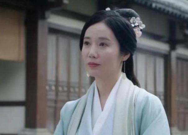 巫蛊之祸十年后，黄衣男子自称卫太子进宫，此人二话不说将其关押