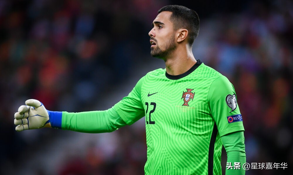 曼联巨星联手c罗,24岁c罗曼联和巴萨比赛