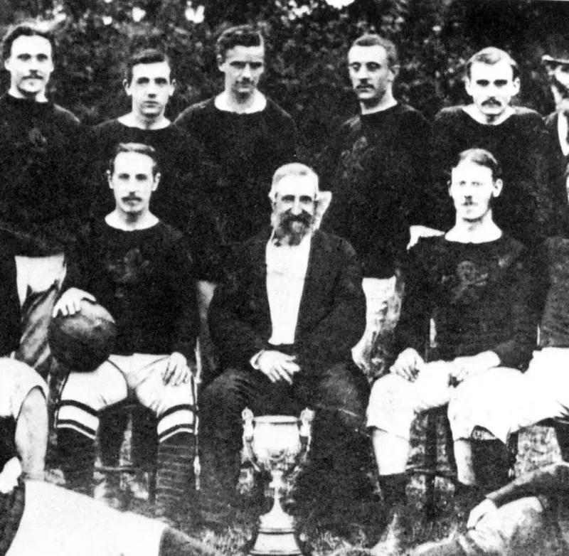 楹﹀厠闆锋垐灞ュ巻,楹︽牸闆锋垐瓒崇悆