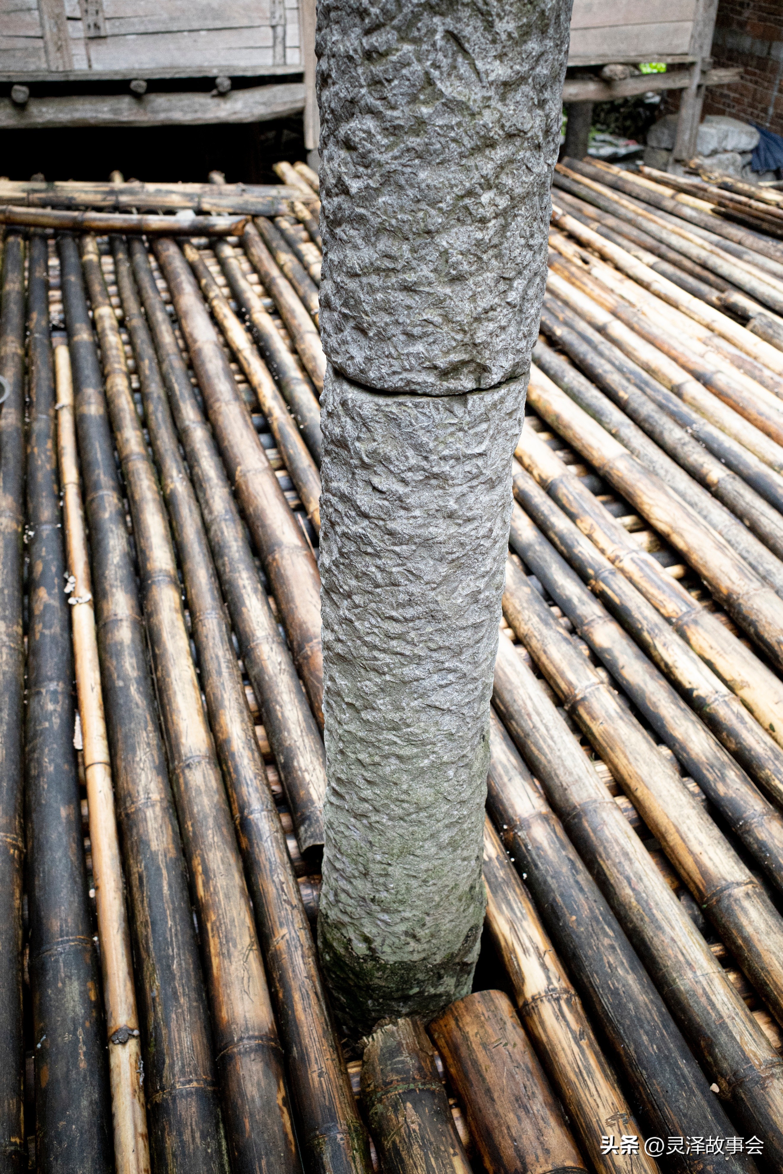 行走在即将消失的古村落,广西大山里的石头房子