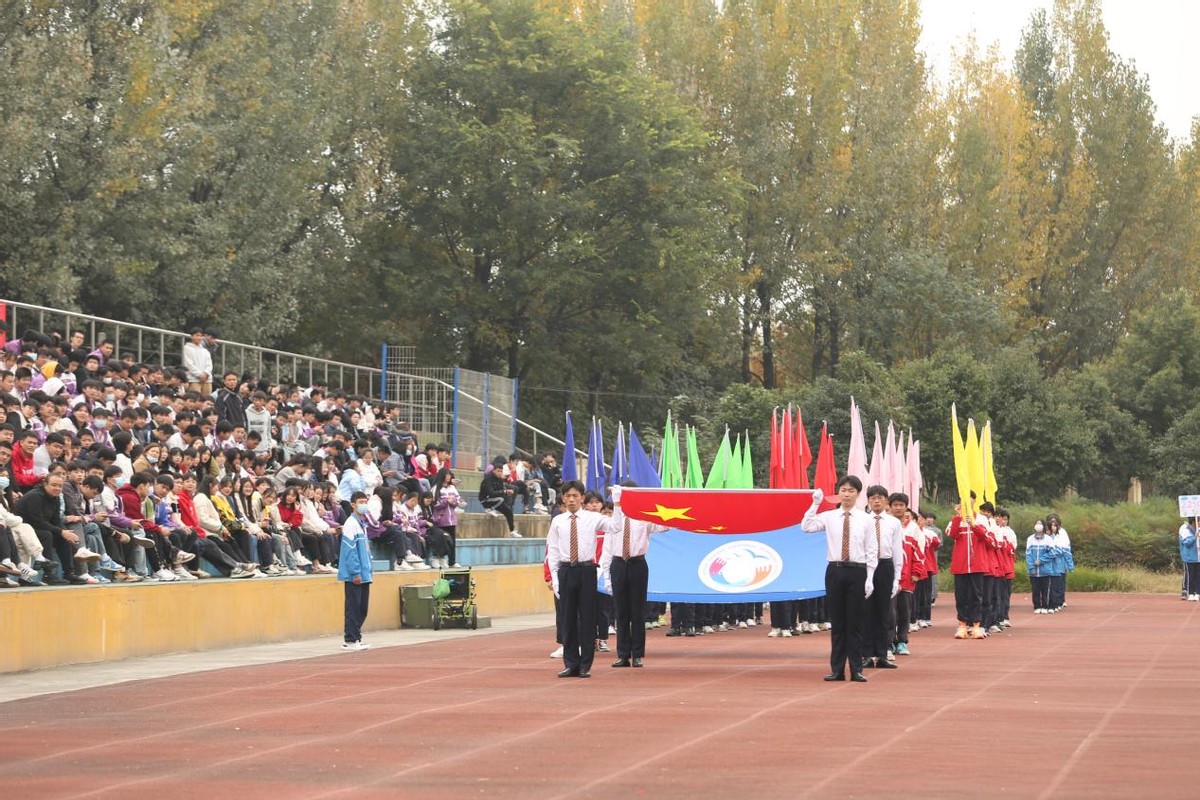 超燃超好看!四川这所中职运动会开幕式成大型cosplay现场?