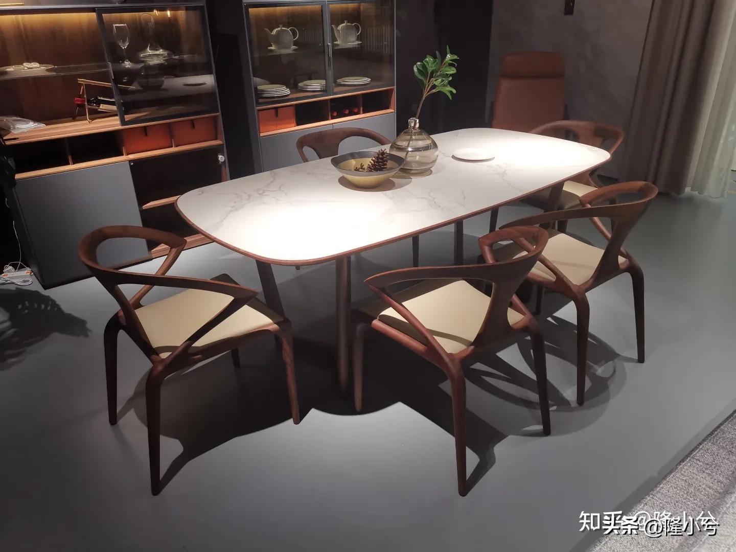 岩板餐桌前十名,岩板餐桌怎么选