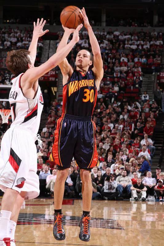 新王登基，三分王者史蒂芬.库里