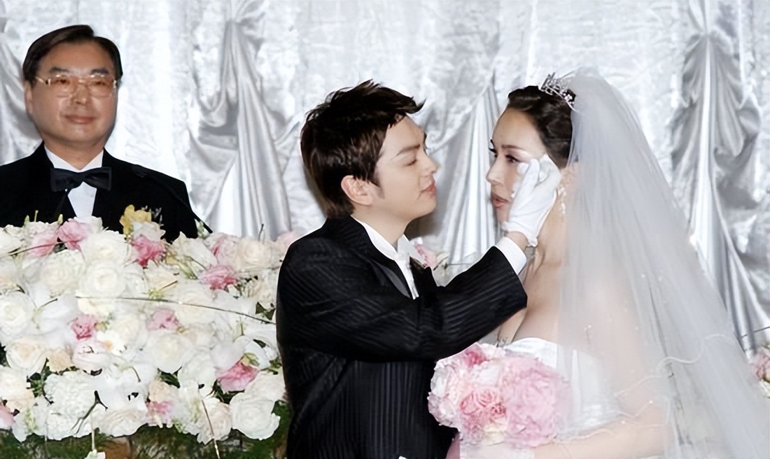 河莉秀变性前照片,44岁变性后的河莉秀