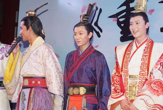 盘点那些长脸的男星,国内被嘲笑鞋拔子脸的男星