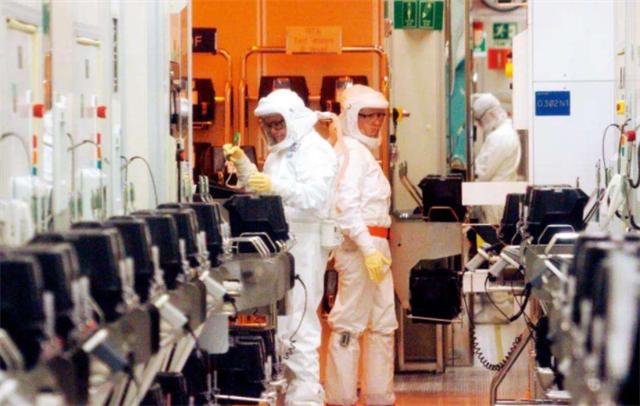 轮到美国被卡脖子？乌特有气体恐断供，将中气商纳入半导体供应链