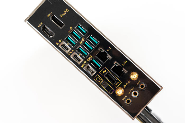 华硕proart4070ti开箱,华硕proartx670配什么显卡