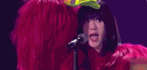 从“好闺蜜”到老死不相往来,再看李小冉和谢娜,究竟谁输谁赢?