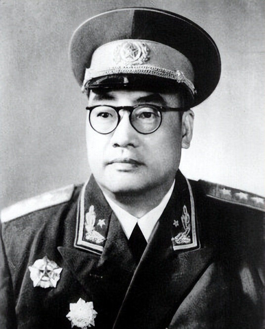 红军进攻被联络员叫停，团长大骂：他是叛徒