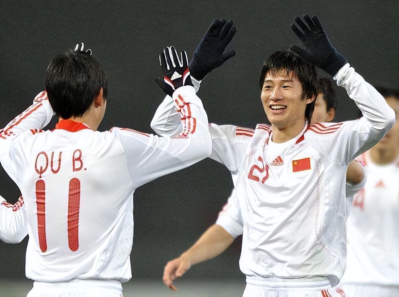 韩媒评价韩国三比零国足,中韩交锋国足最新消息