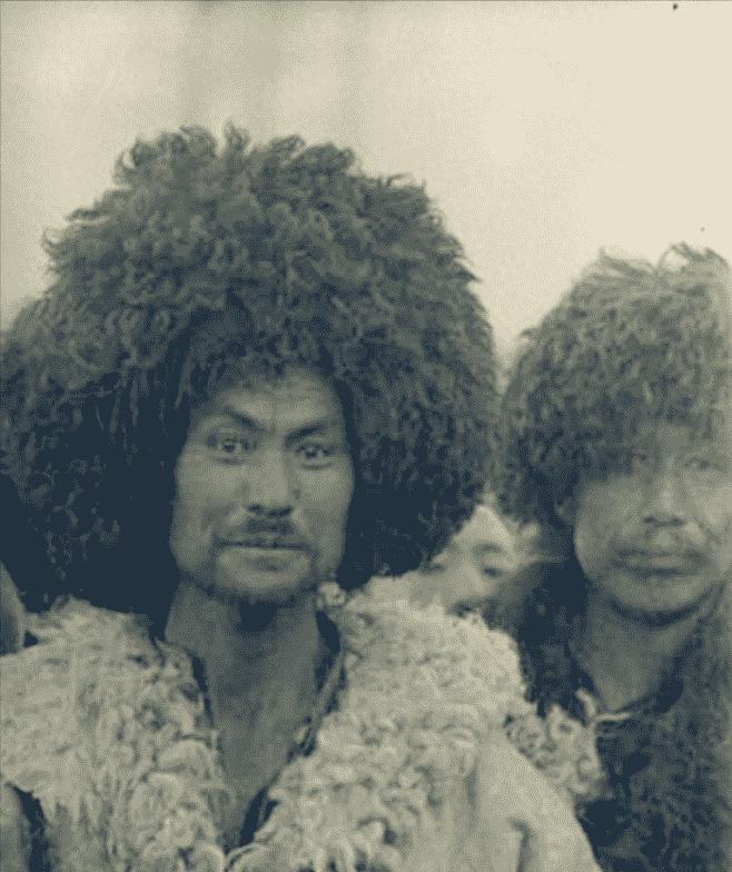 集中营惨状:30张老照片揭示妇女衣不遮体的悲惨命运!