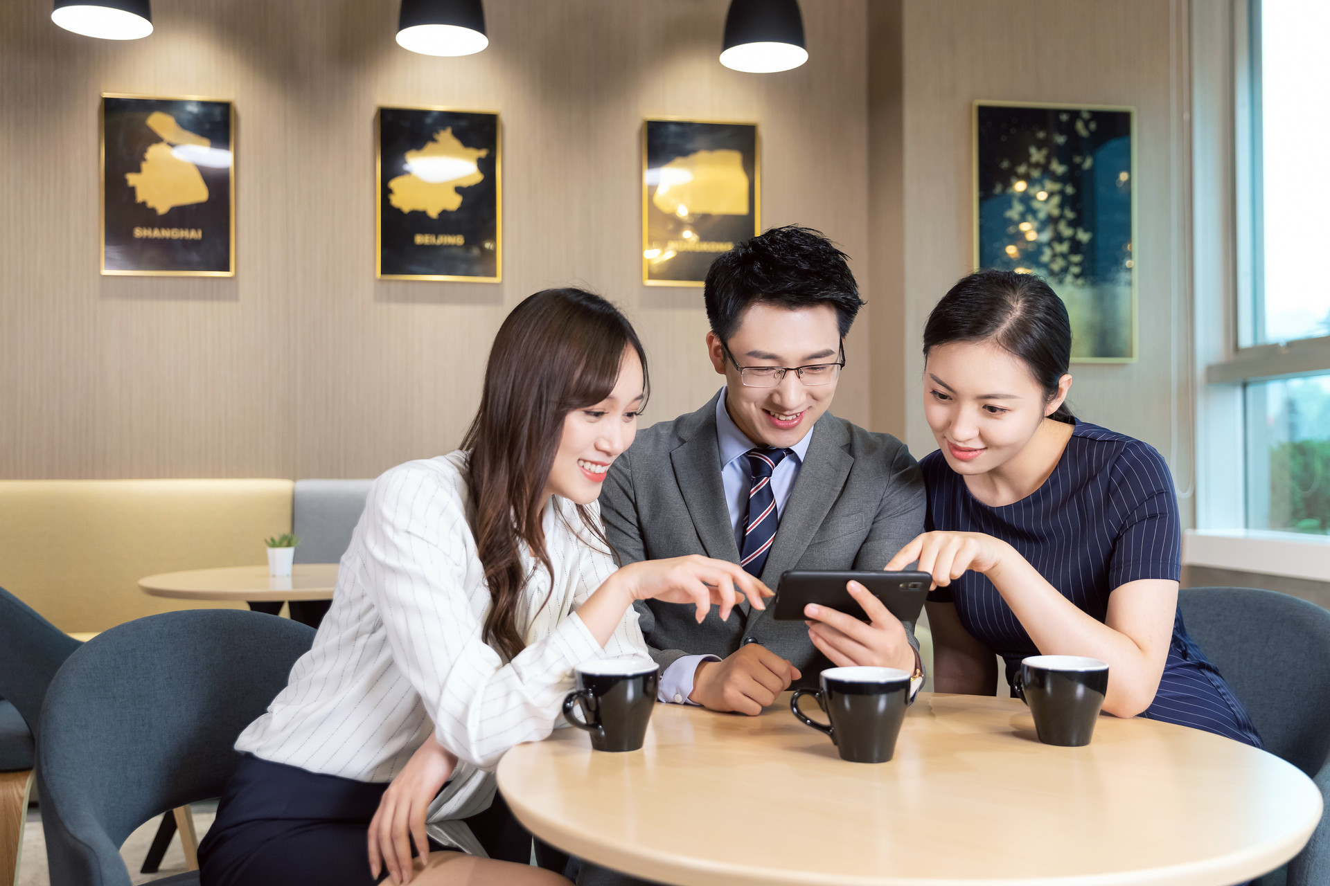 如何才能让沟通变得轻松起来？2个建议，让别人愿意说，也愿意听