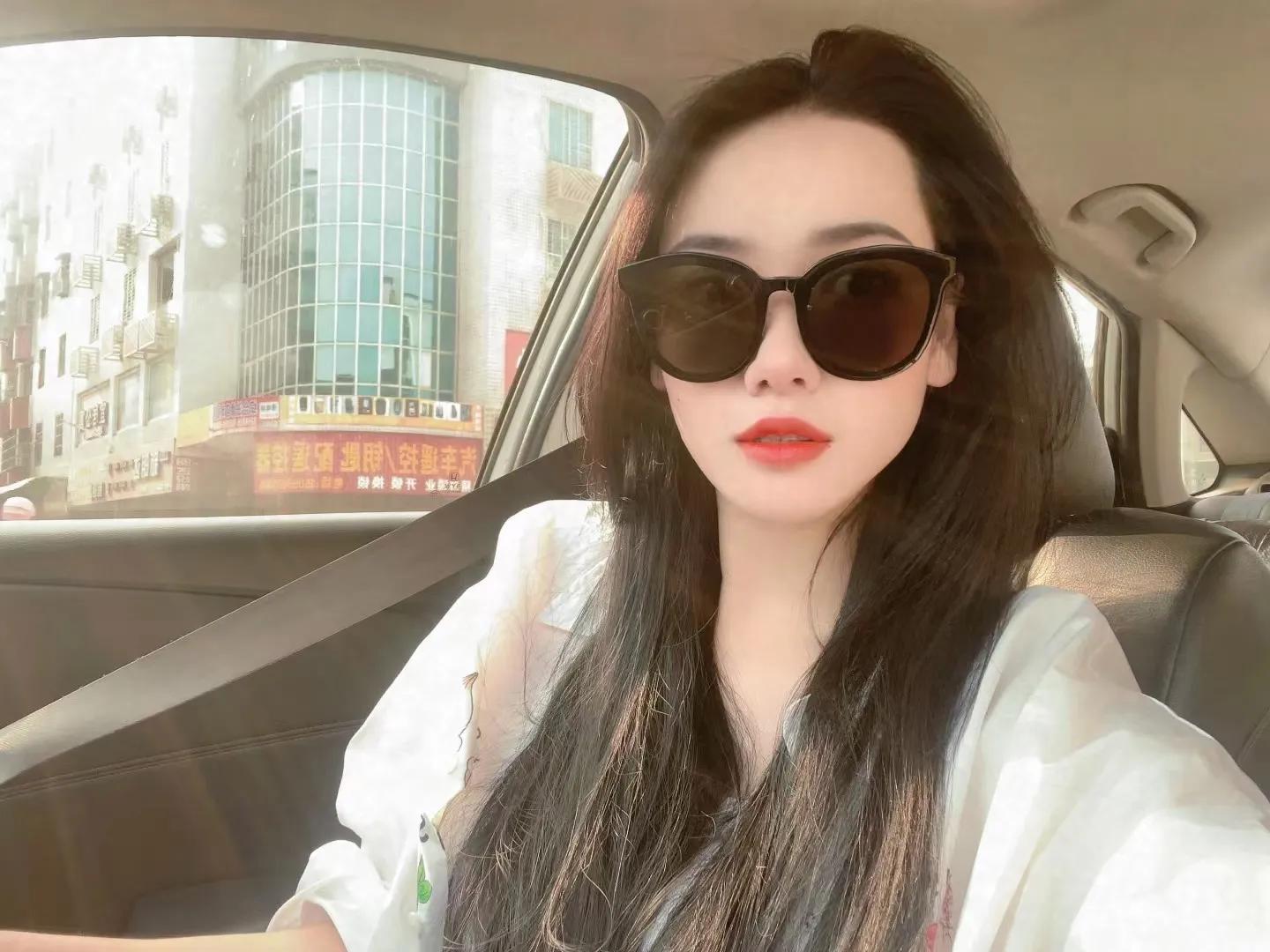 追女人，切勿上来就扔“底牌”，而是靠“装”，会装的男人最吃香