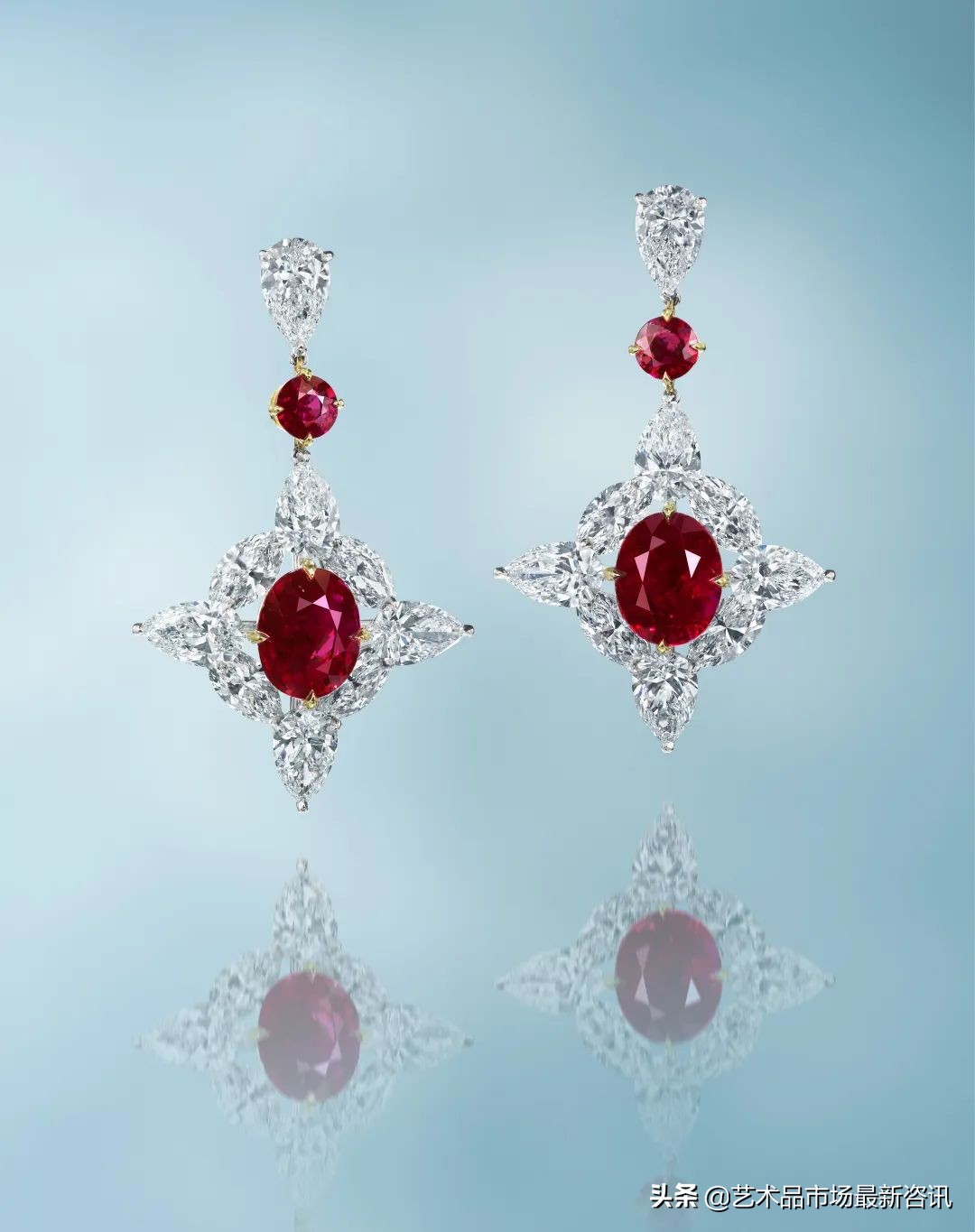 拍卖会顶级翡翠,顶级帝王绿翡翠吊坠最高拍卖价