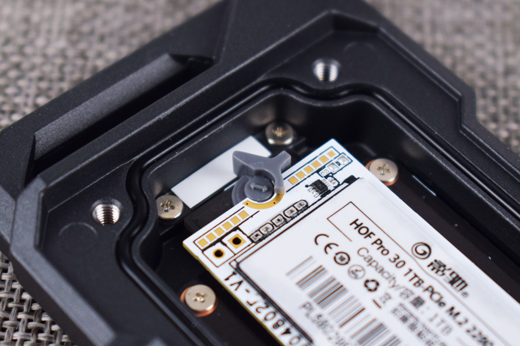 华硕tuf硬盘盒散热怎么样,华硕tuf铠甲固态硬盘盒