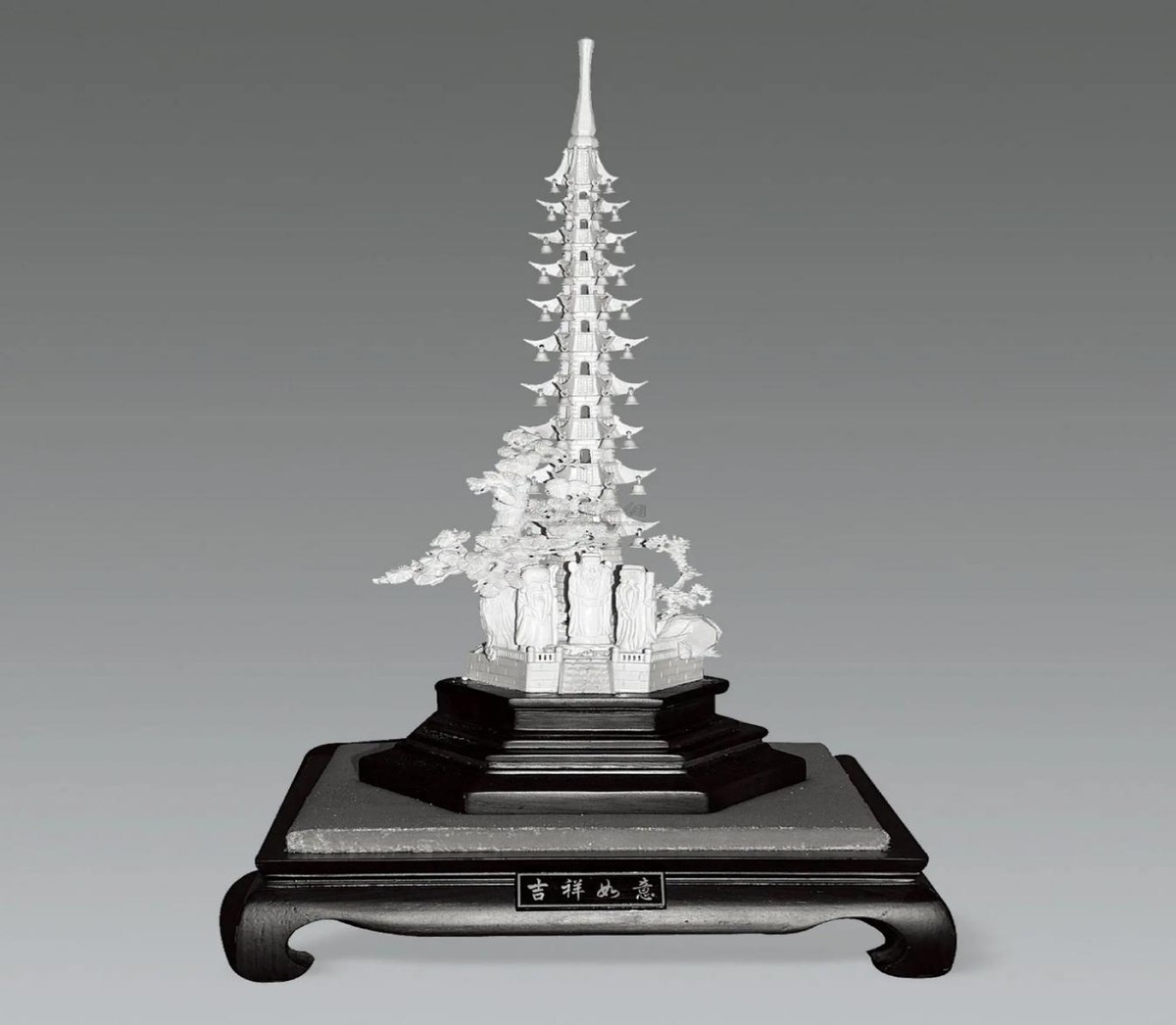 慈禧陪葬夜明珠在哪里,慈禧死后夜明珠价值千万