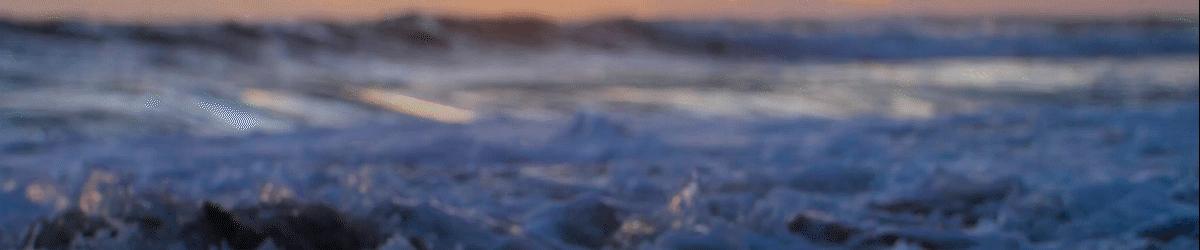 福建海边出现神秘金片，遭渔民哄抢一空，专家调查后：金片不简单