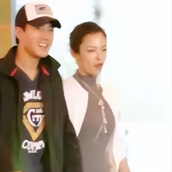 最惨前夫刘恺威：夜光剧本声名尽毁，蹭前妻热度重回内娱无人识