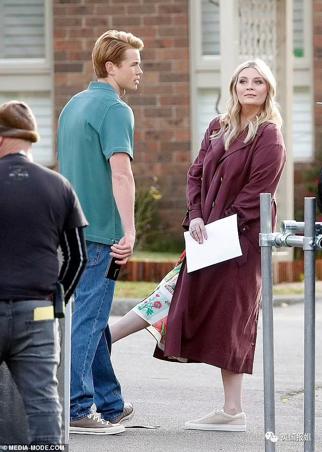 美国甜心美少女出道即爆火，却被亲妈下药控制当赚钱工具