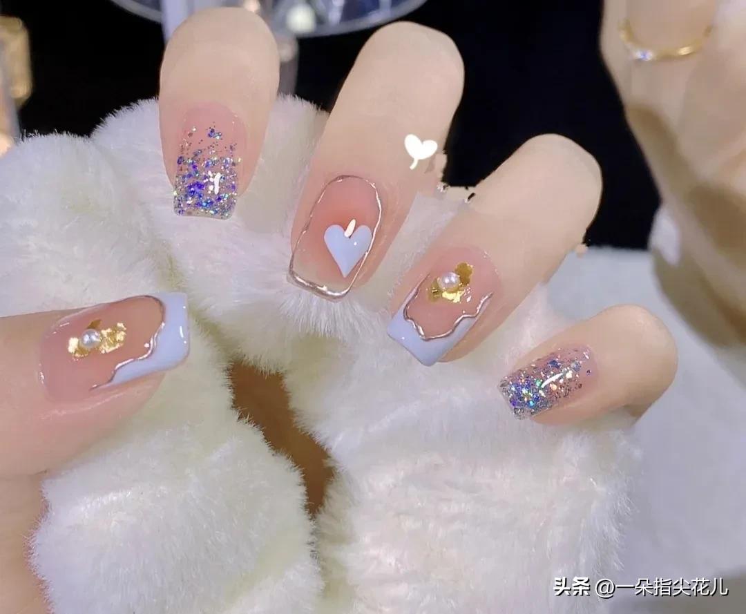 小清新美甲显白绿色,适合短甲小清新美甲