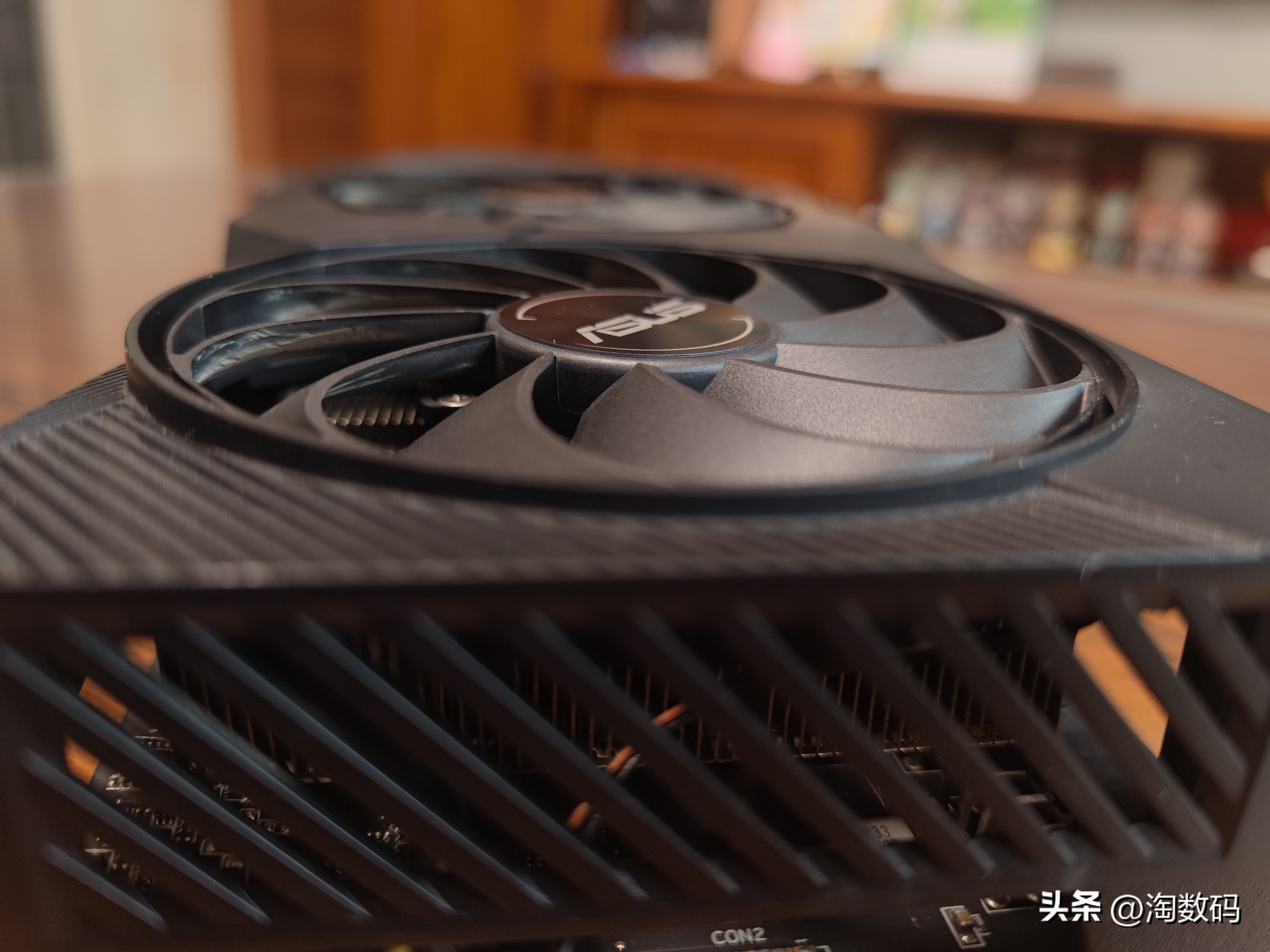 头铁矿卡配矿电:¥666块华硕RX5700+¥109块鑫谷金牌1250W装个机