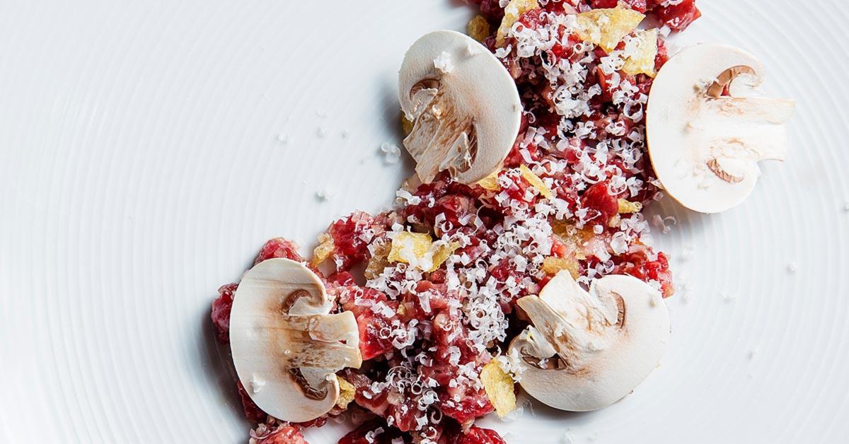 鱼露和起司？看主厨们如何重新演绎鞑靼牛肉