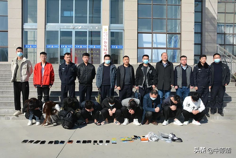 男子用监控偷拍女子,男子利用监控偷拍