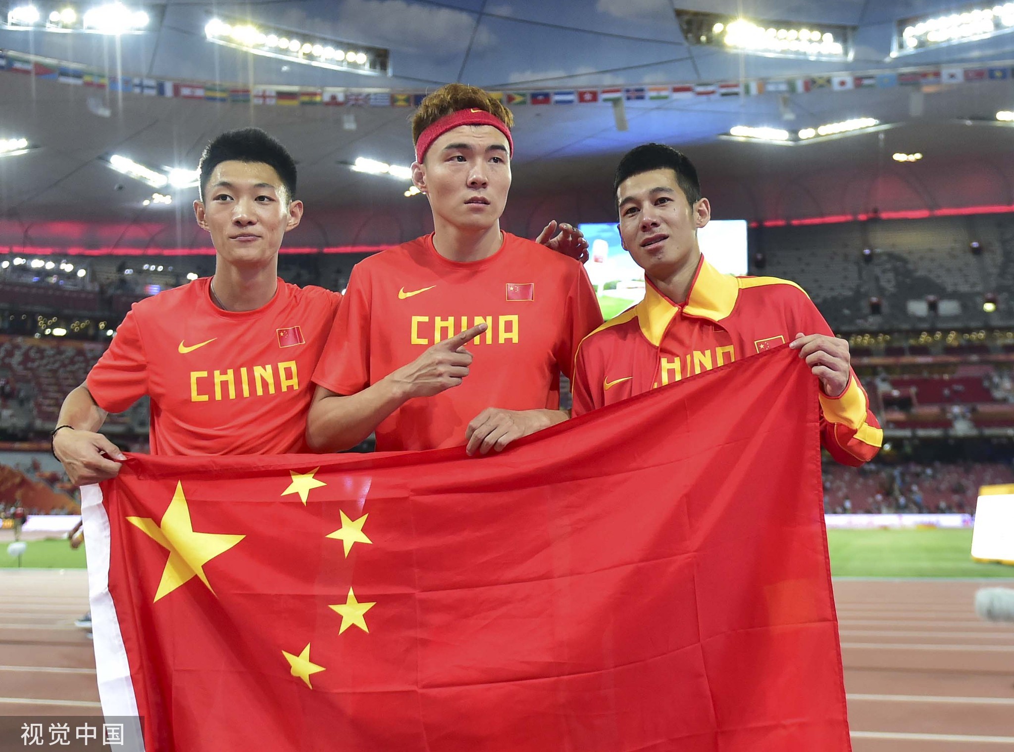 凰家看台|100年来中国男人是如何越跳越远的