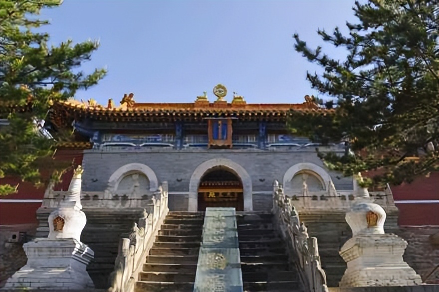 以著名佛教圣地扬名四海的五台山,五台山佛教圣地祈福朝圣之旅