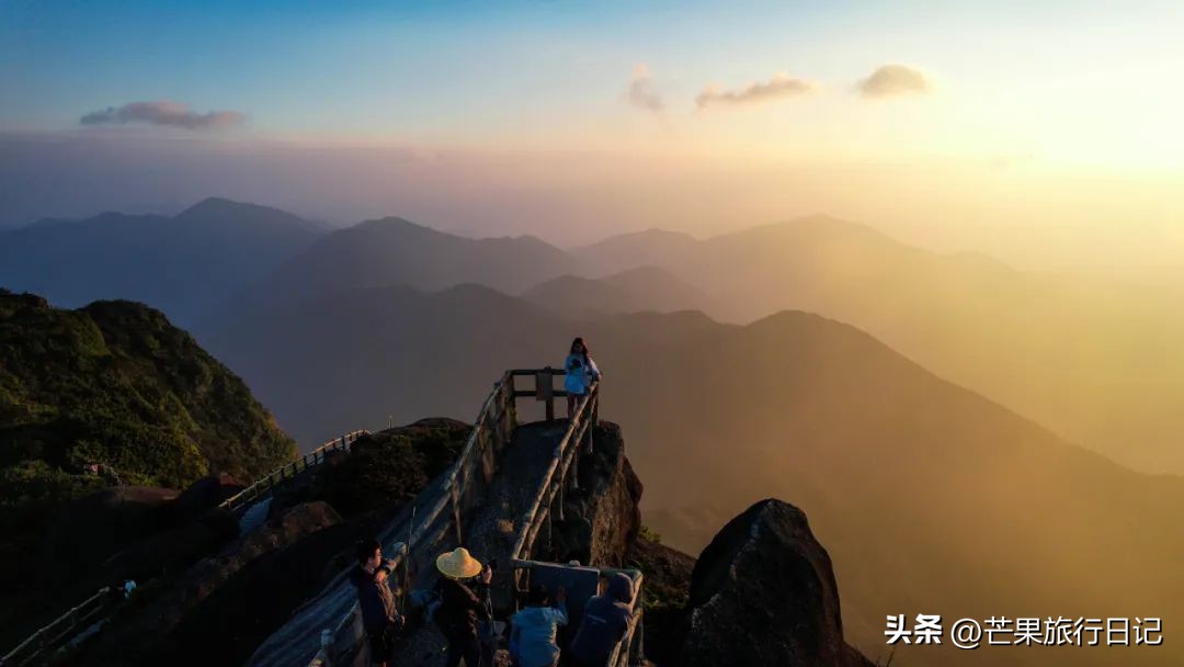 广州周边发现人少景美的地方，是华南第一峰，在广西桂林