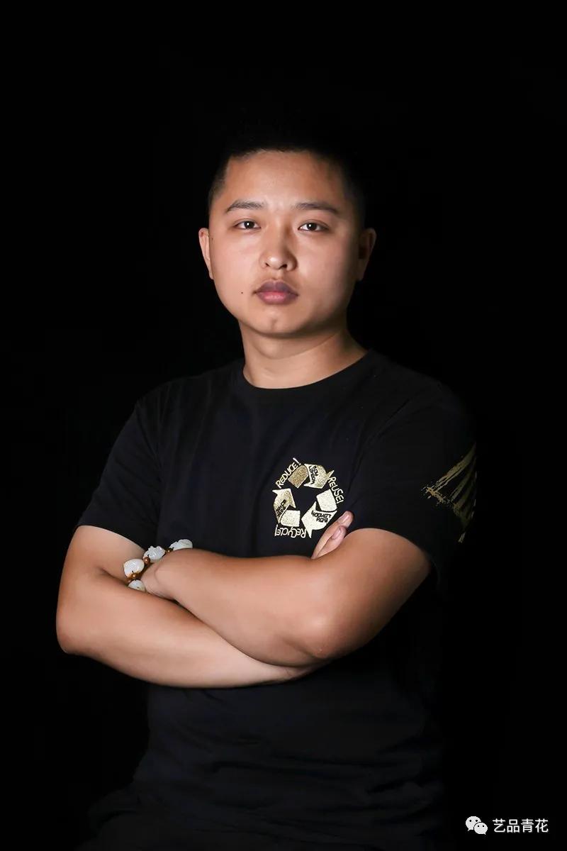 和田顶级青花籽料原石成交价格,青花玉籽料欣赏