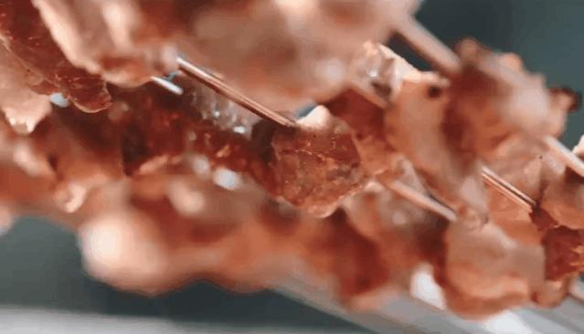 三伏天吃羊肉是种怎么样的体验,三伏天吃羊肉让你大汗淋漓