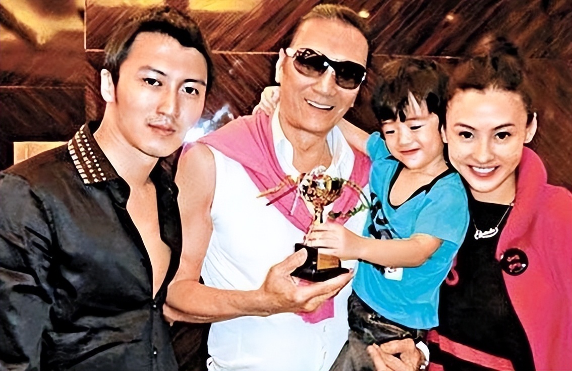 谢贤哪年离婚的,谢贤离婚过几次