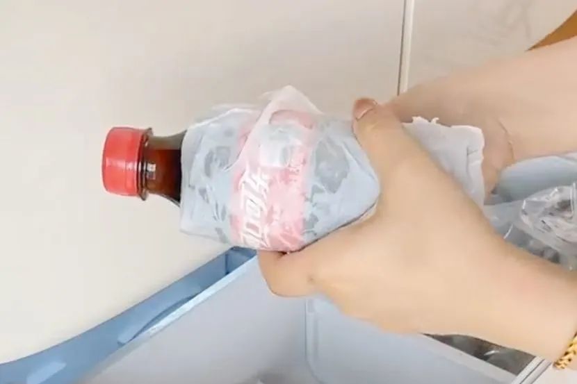 室内太热有快速降温的小妙招吗,在没有空调的房间怎么快速降温