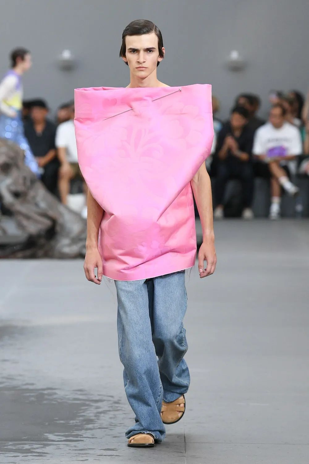 巴黎男装时装周2024视频,一周时尚要闻