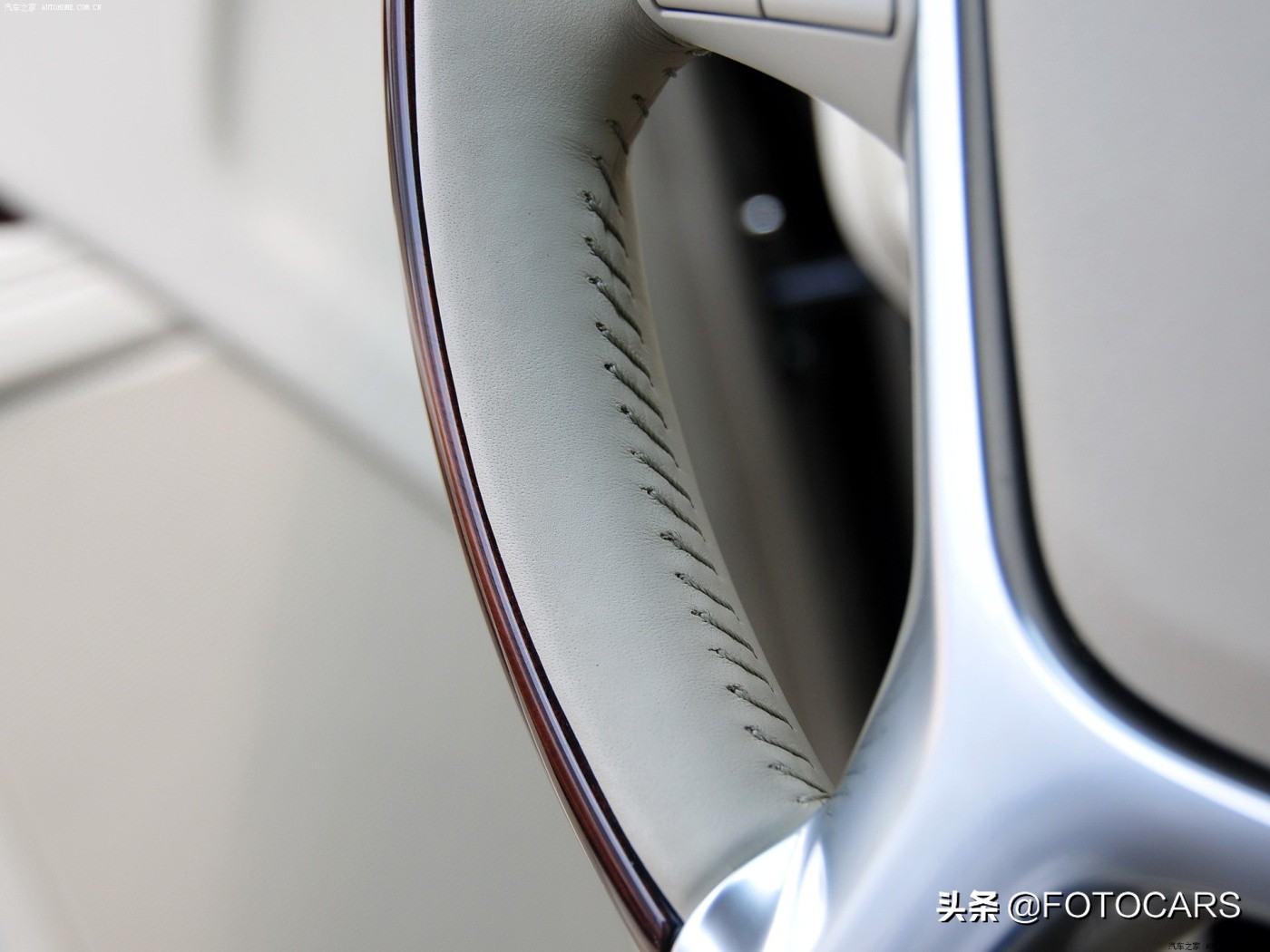 沃尔沃s80l内饰后视镜,沃尔沃s80l内饰碳纤维