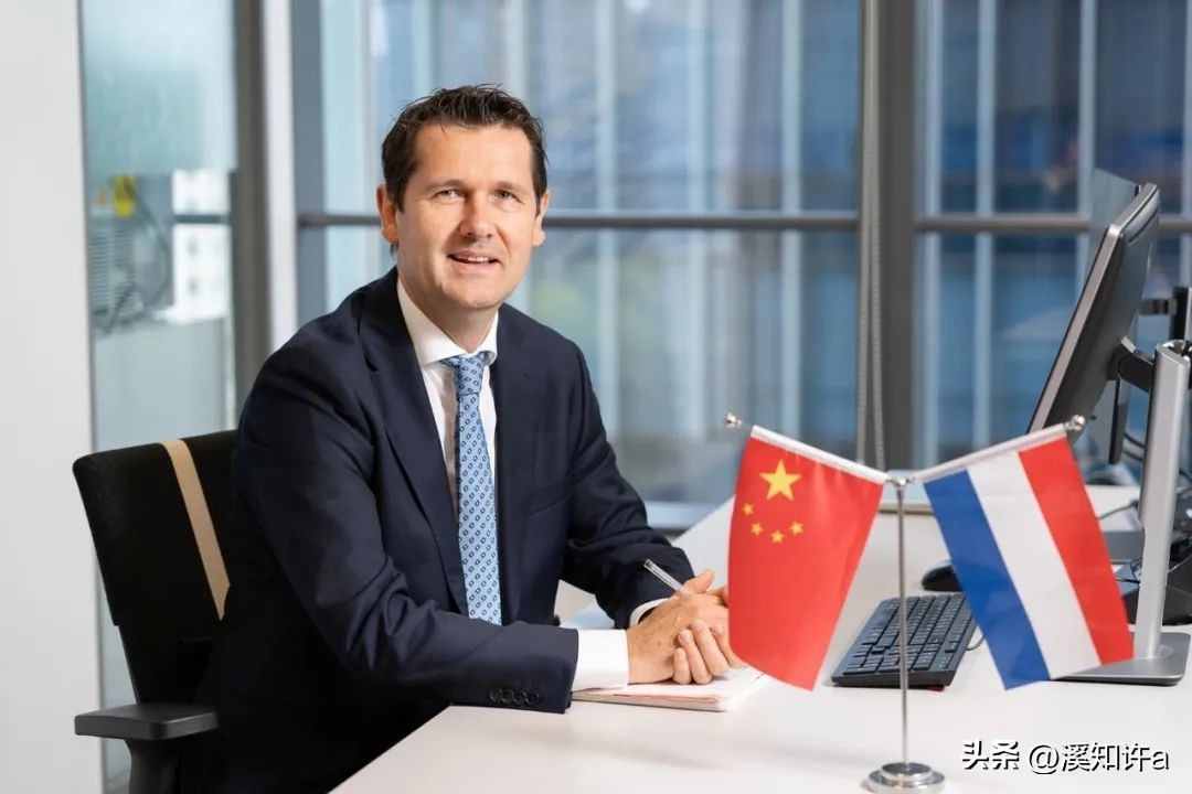 不装了，荷兰就光刻机对中国亮明态度，日媒:我们“上当”了