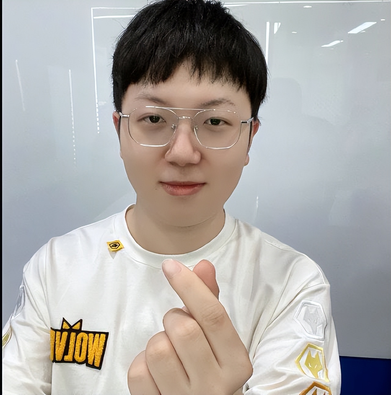 Kpl各俱乐部猛抢巅峰赛，只为战队招人！狼队牌面被妖刀一人扛起