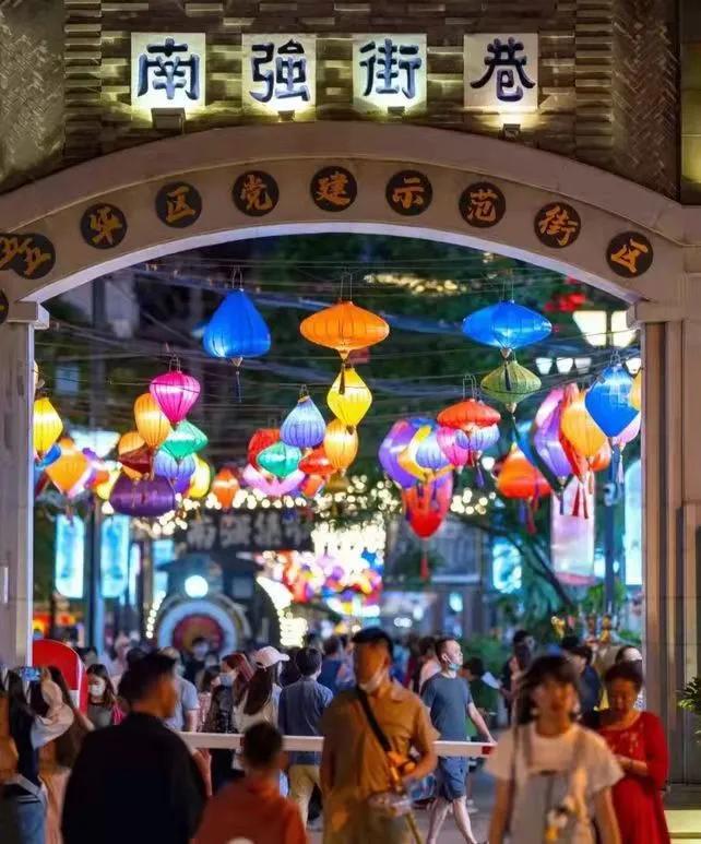 吃货们千万不要错过的昆明美食街,昆明翠湖公园附近美食街