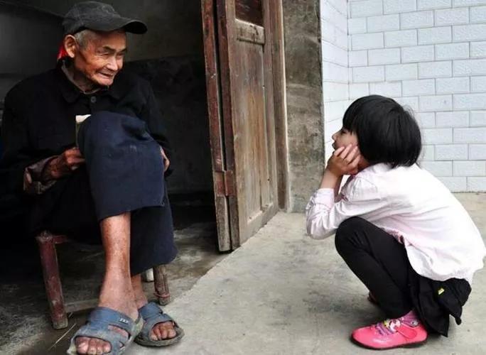 大学生回到家发现多了个弟弟,大学生回家突然多了个弟弟