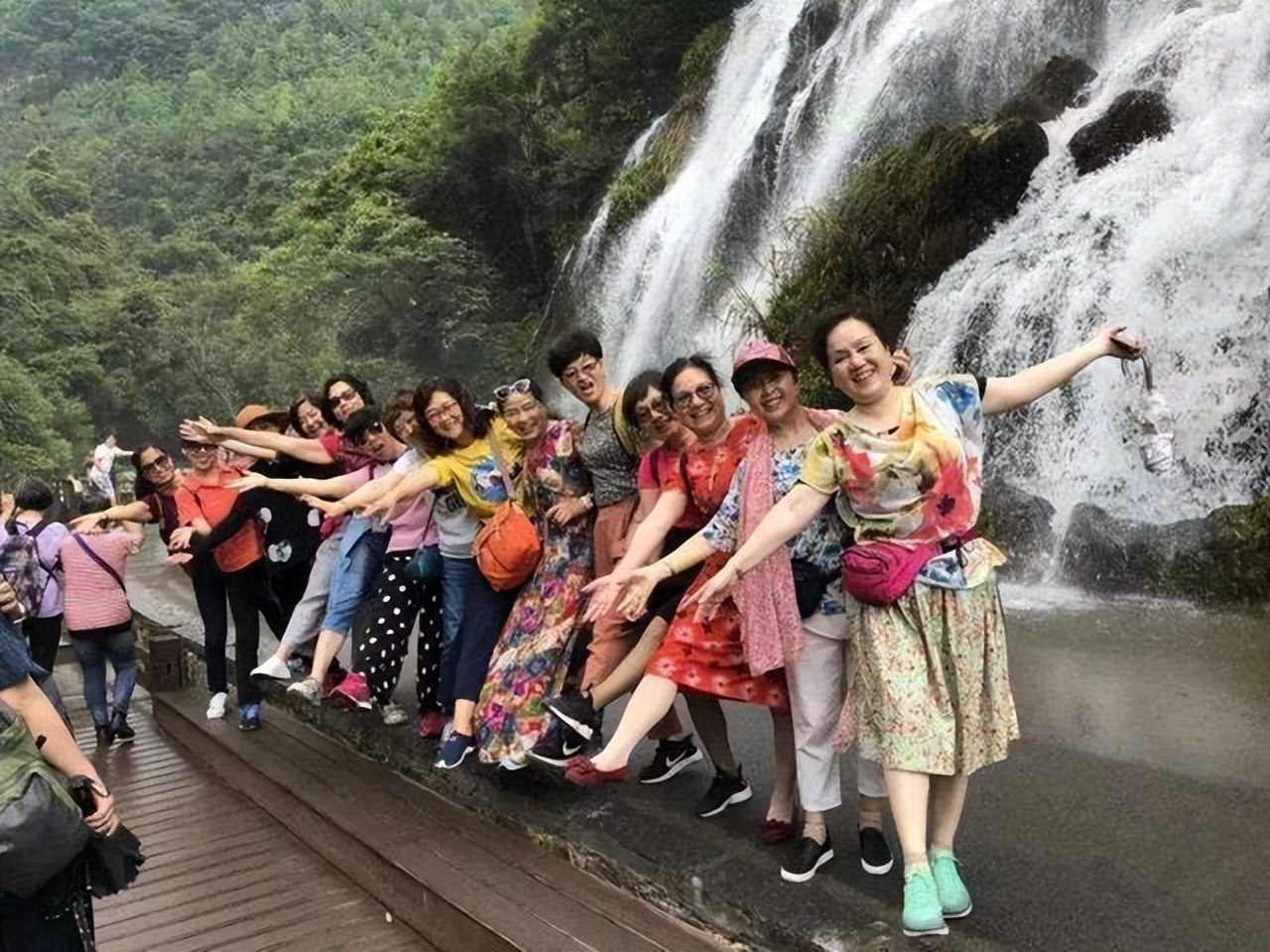 导游未达购物标准不给游客房卡,游客消费不达标导游不给房卡