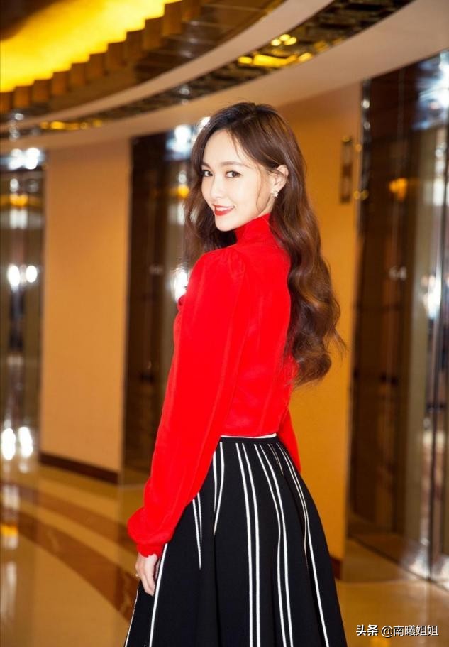 蜜桃臀不受宠了，现在流行的是克拉臀！网友：难怪直男都喜欢